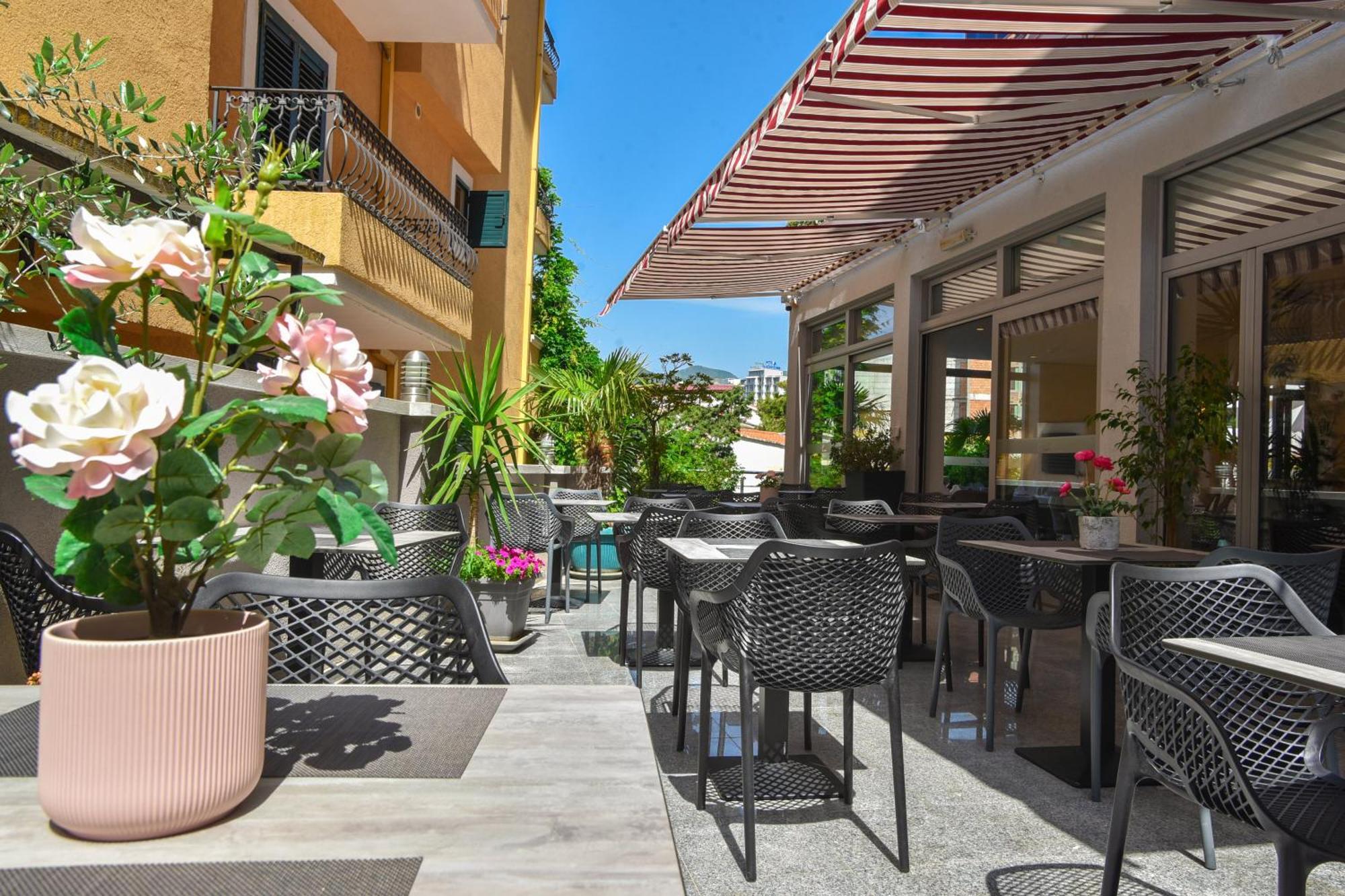Hotel La Mer Budva Ngoại thất bức ảnh
